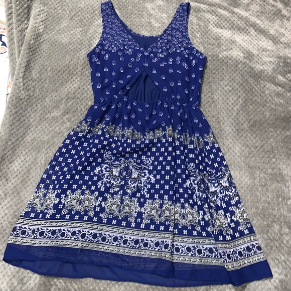 Dress - Picture 2 of 2